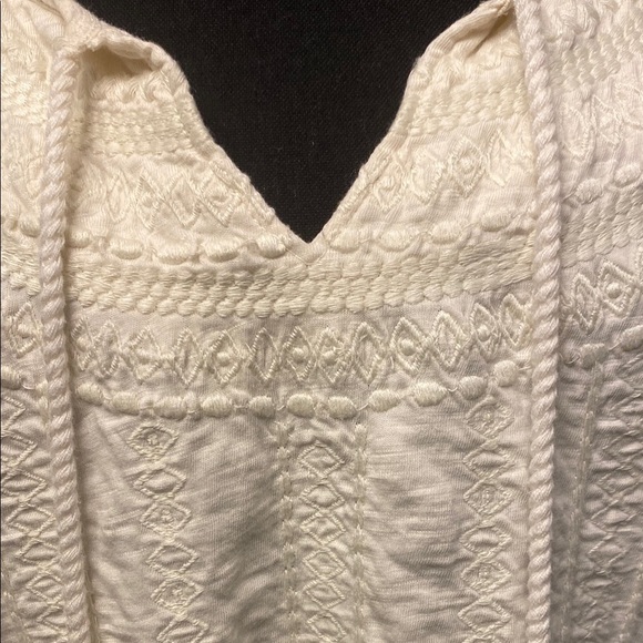Lucky Brand Cream Tunic with Split V-Neck Long Sleeve and Tie Front - Picture 3 of 9